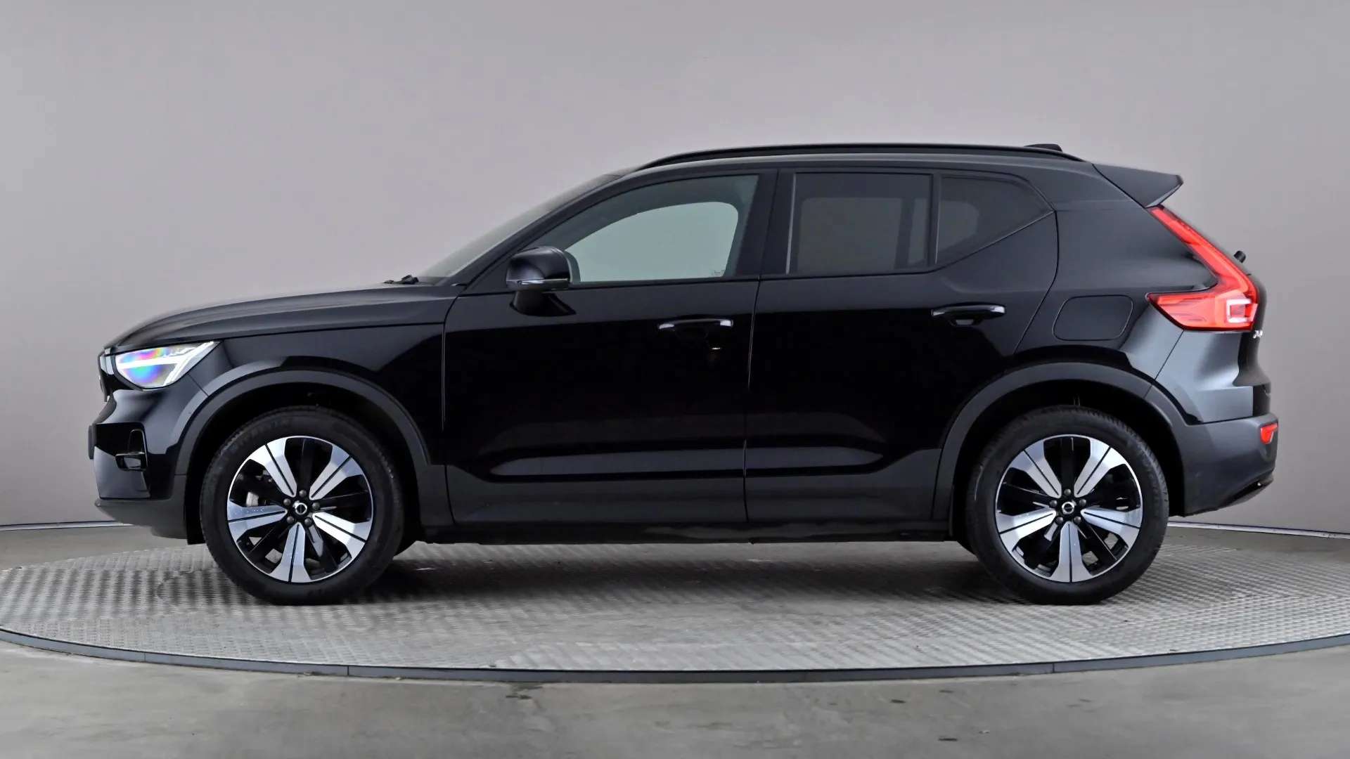 A 2023 VOLVO XC40 170kW Recharge Plus 69kWh Auto A 2023 VOLVO XC40 170kW Recharge Plus 69kWh Auto