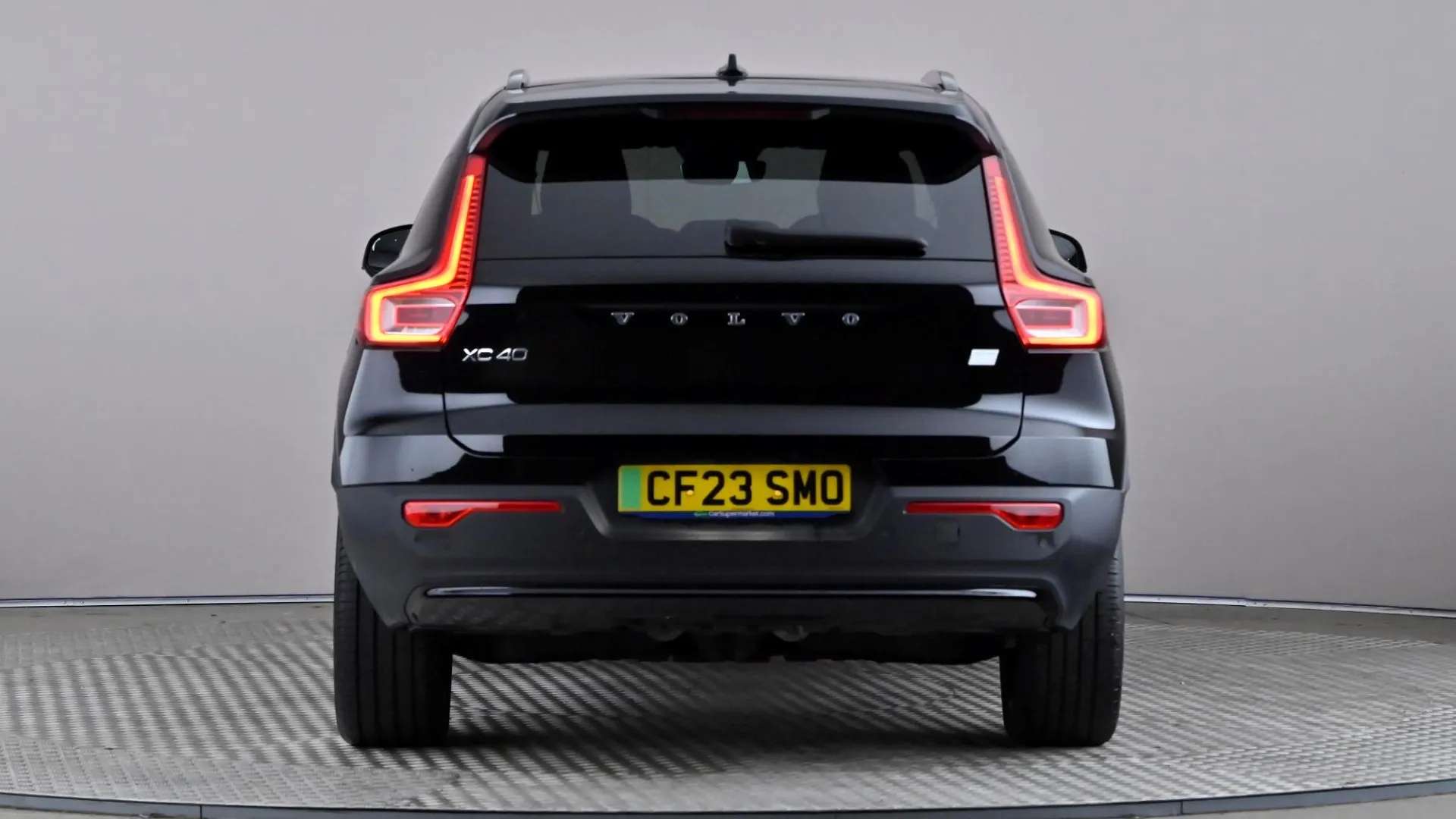 2023 VOLVO XC40 2023 VOLVO XC40