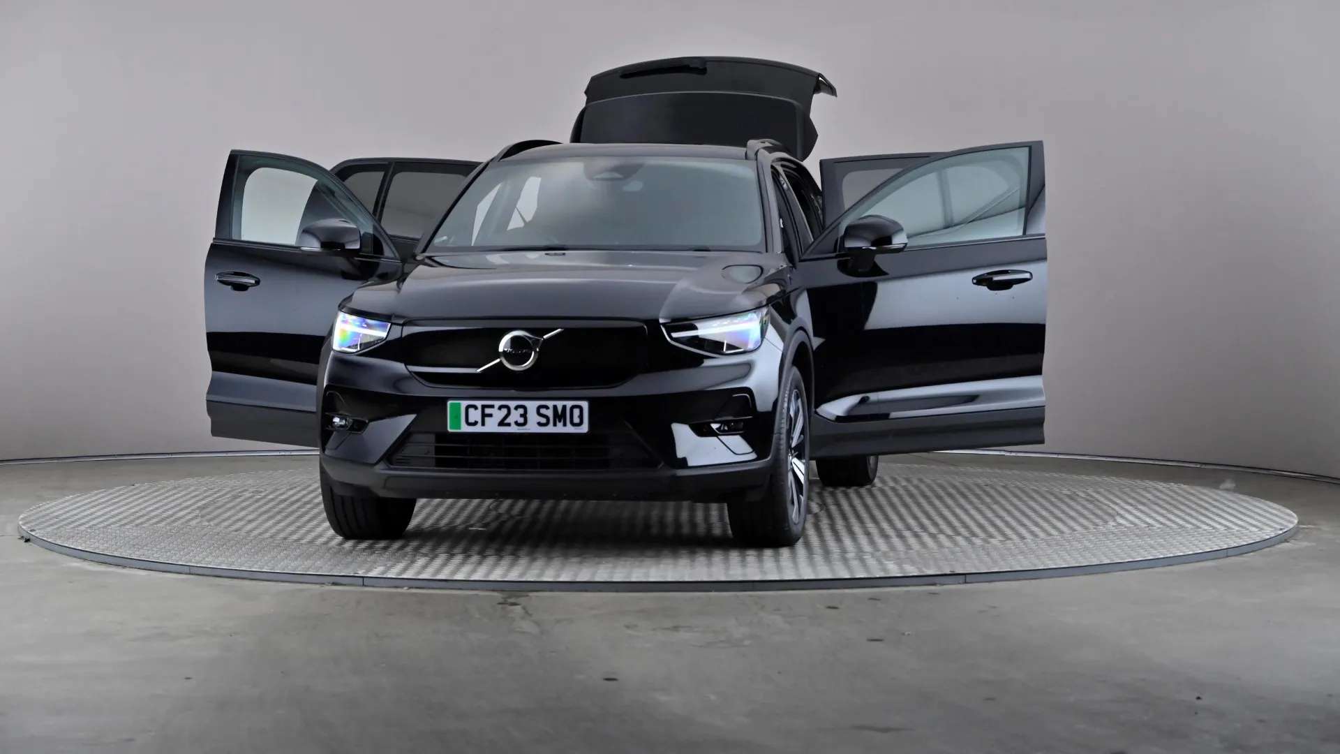 2023 VOLVO XC40 2023 VOLVO XC40