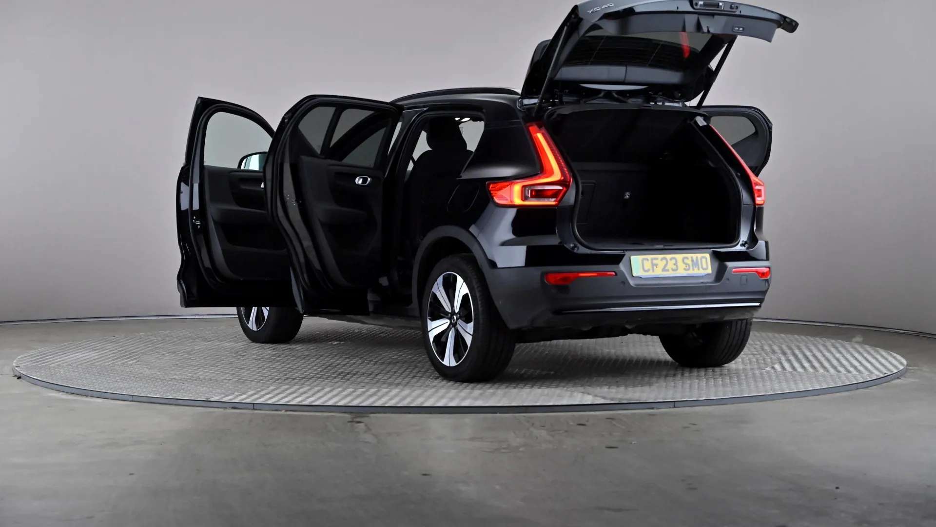 2023 VOLVO XC40 2023 VOLVO XC40