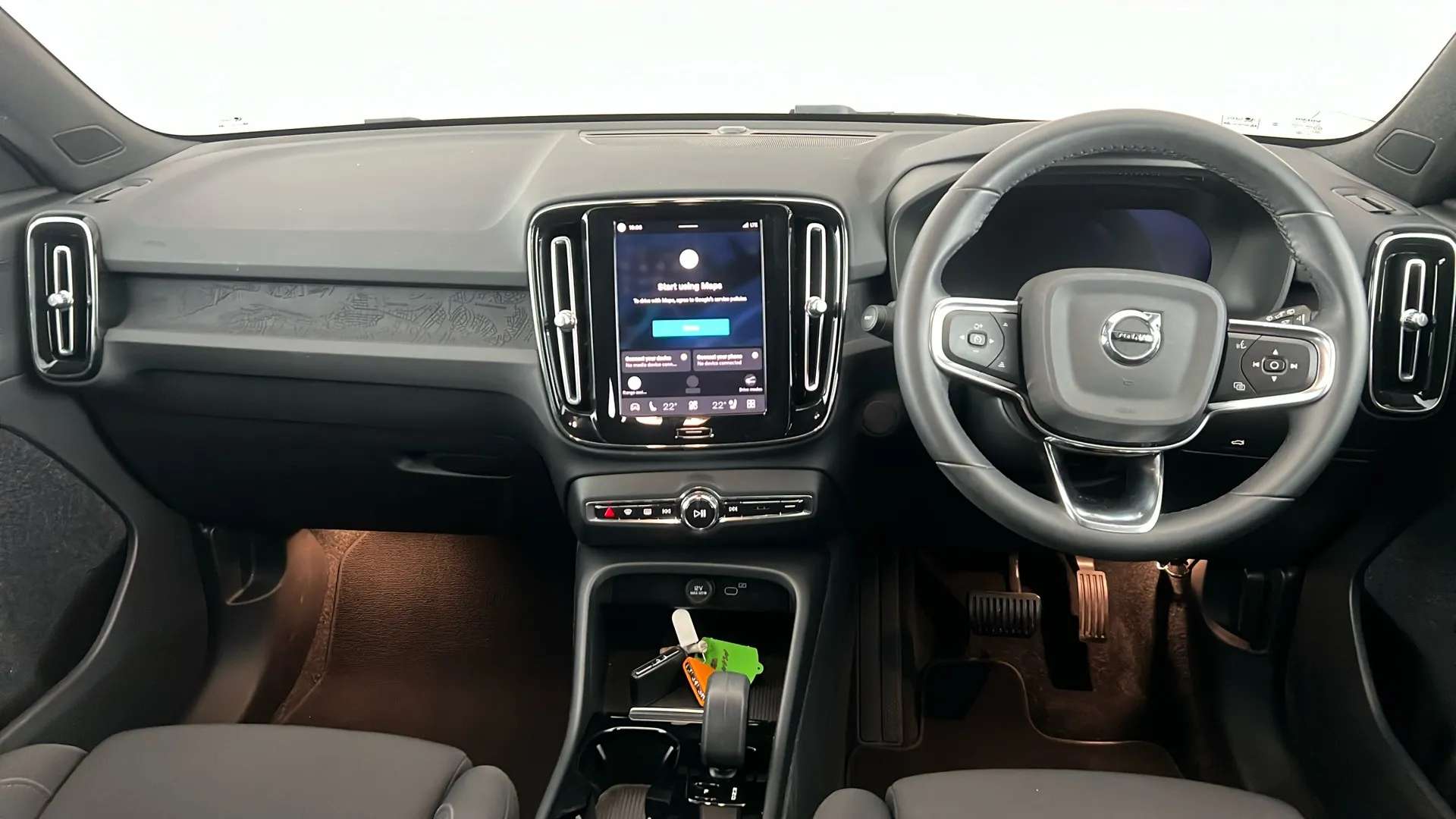 2023 VOLVO XC40 2023 VOLVO XC40