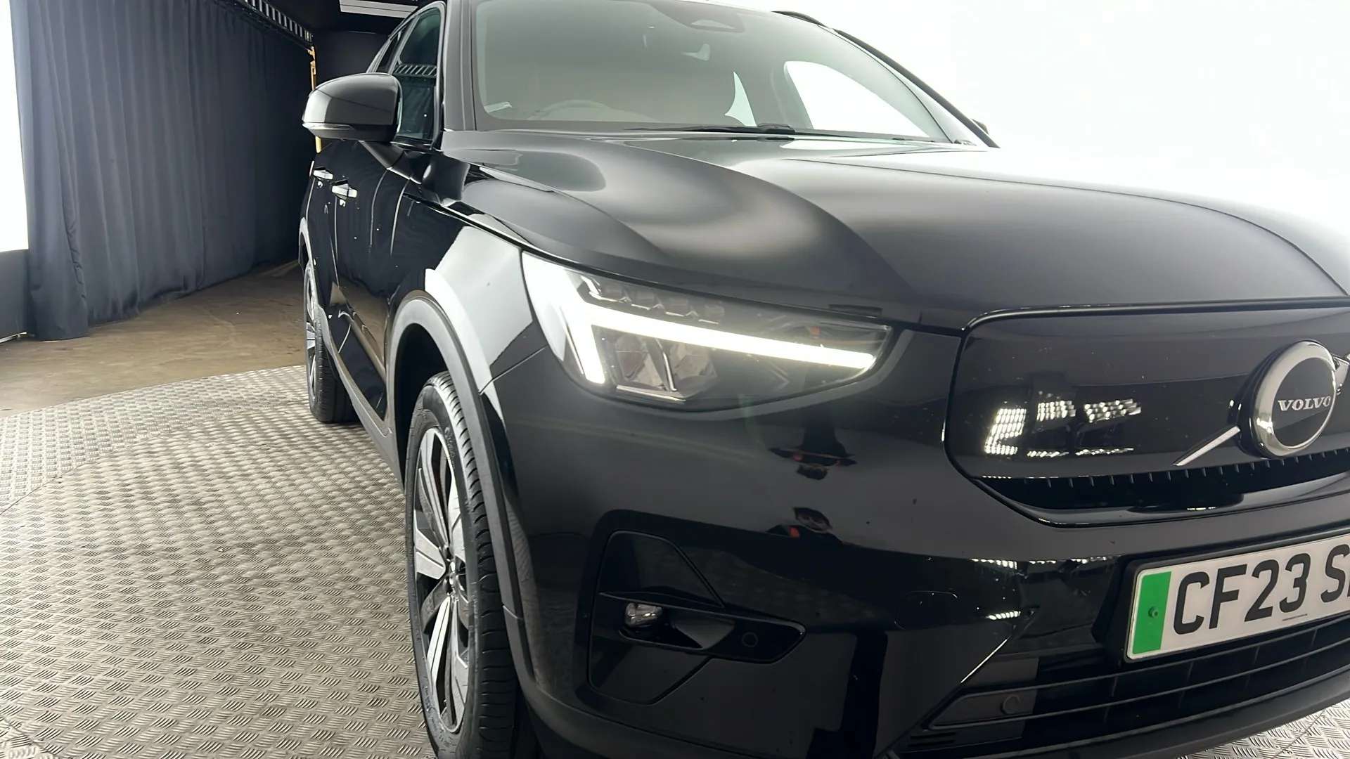 2023 VOLVO XC40 2023 VOLVO XC40
