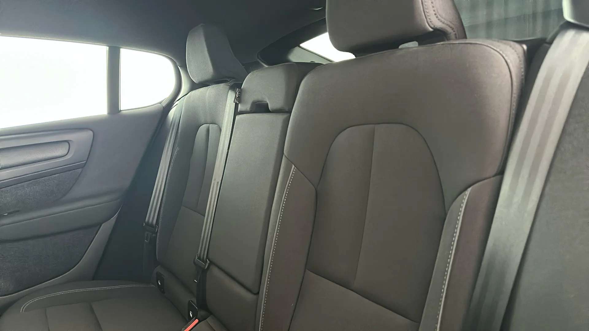 2023 VOLVO C40 2023 VOLVO C40
