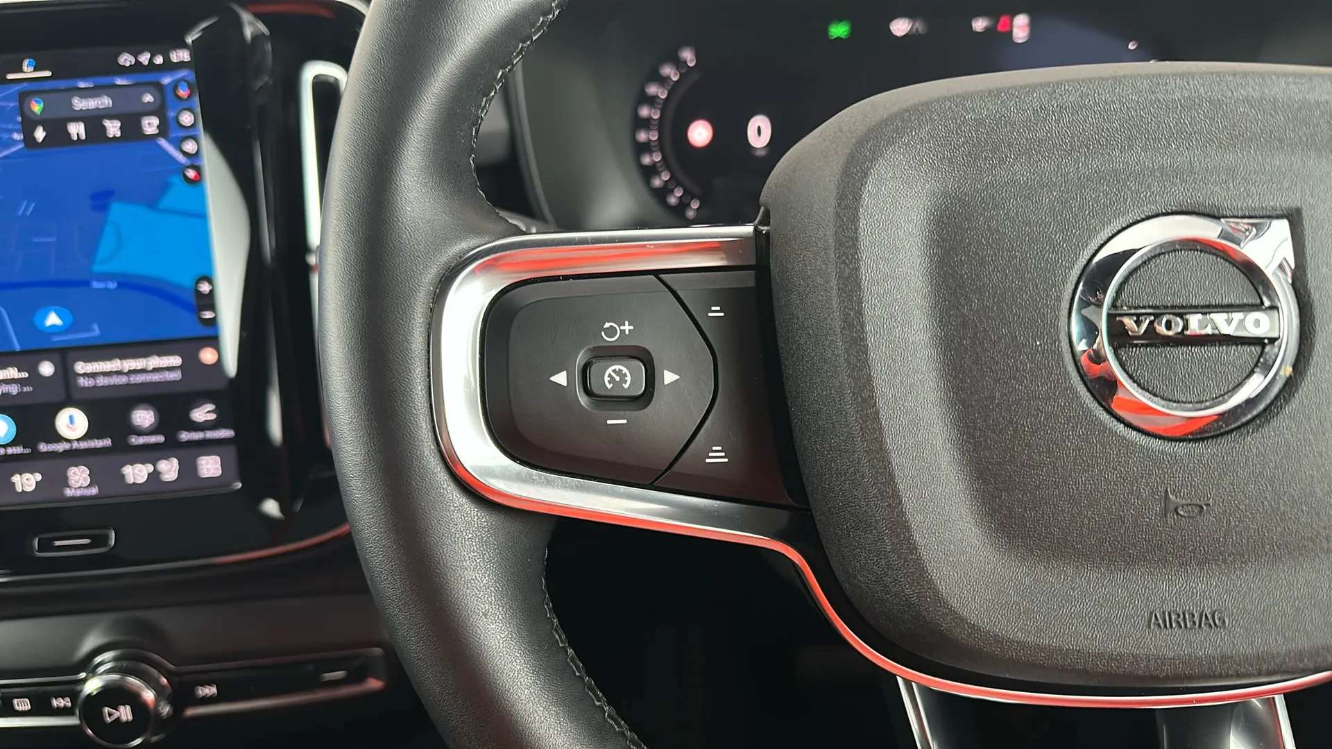 2023 VOLVO C40 2023 VOLVO C40