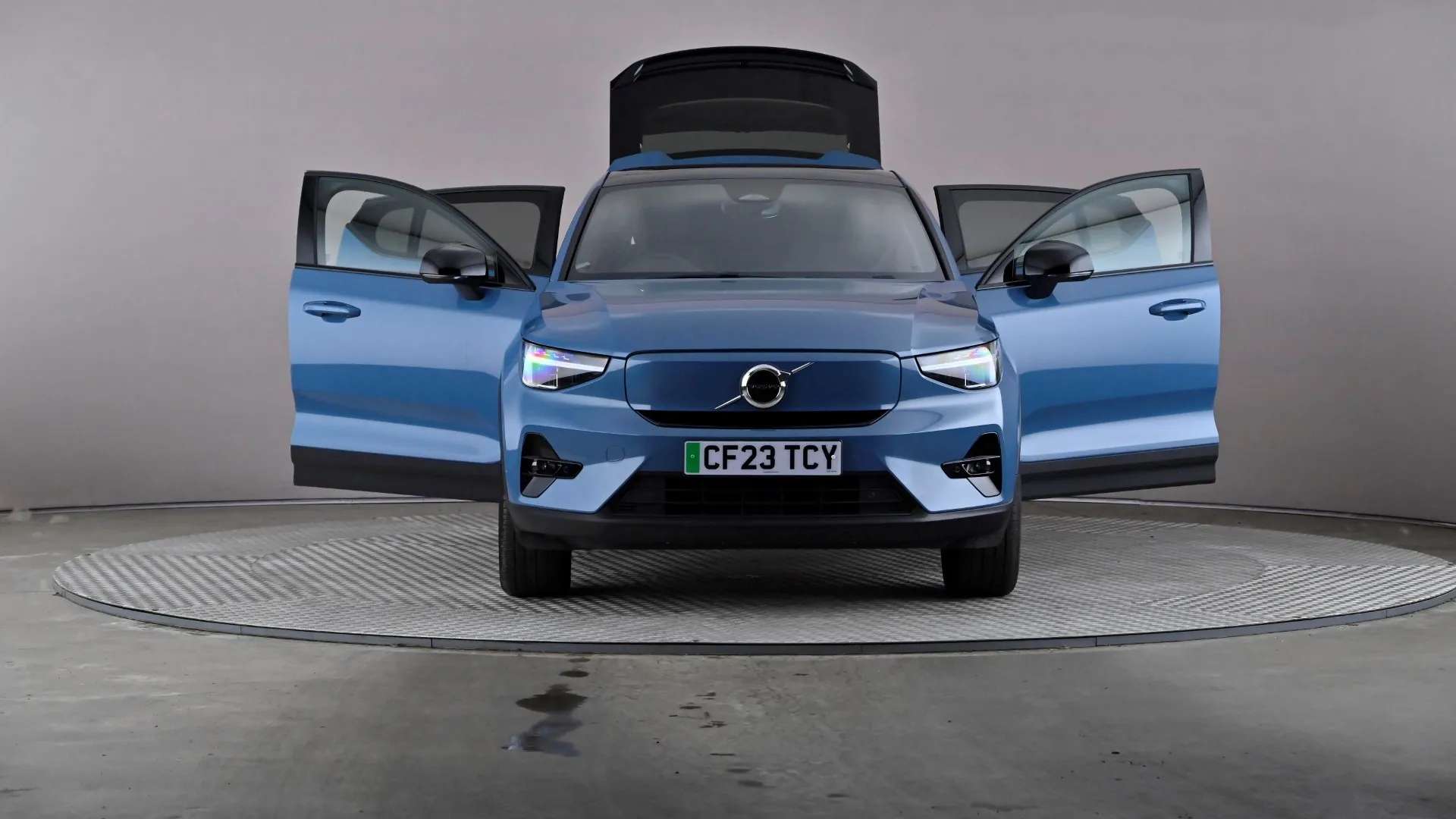 2023 VOLVO C40 2023 VOLVO C40