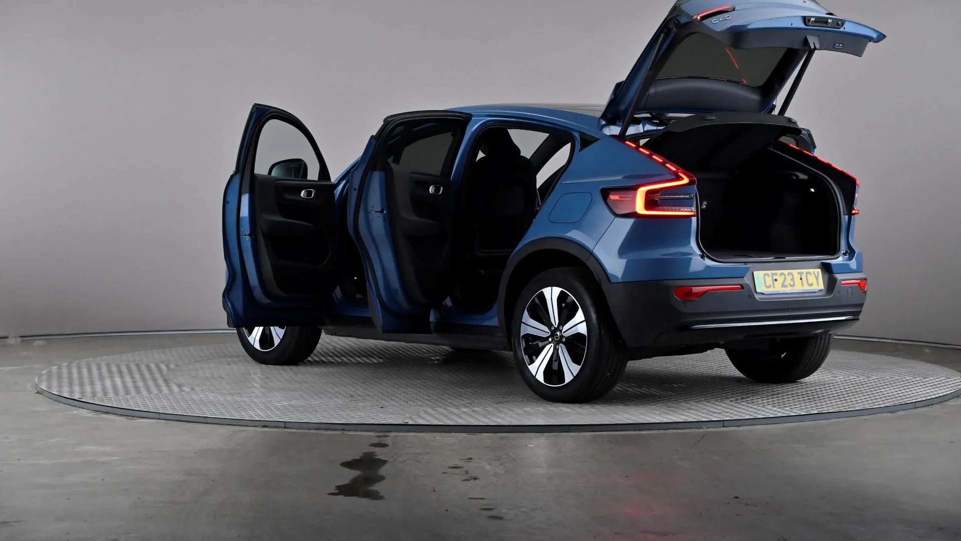2023 VOLVO C40 2023 VOLVO C40