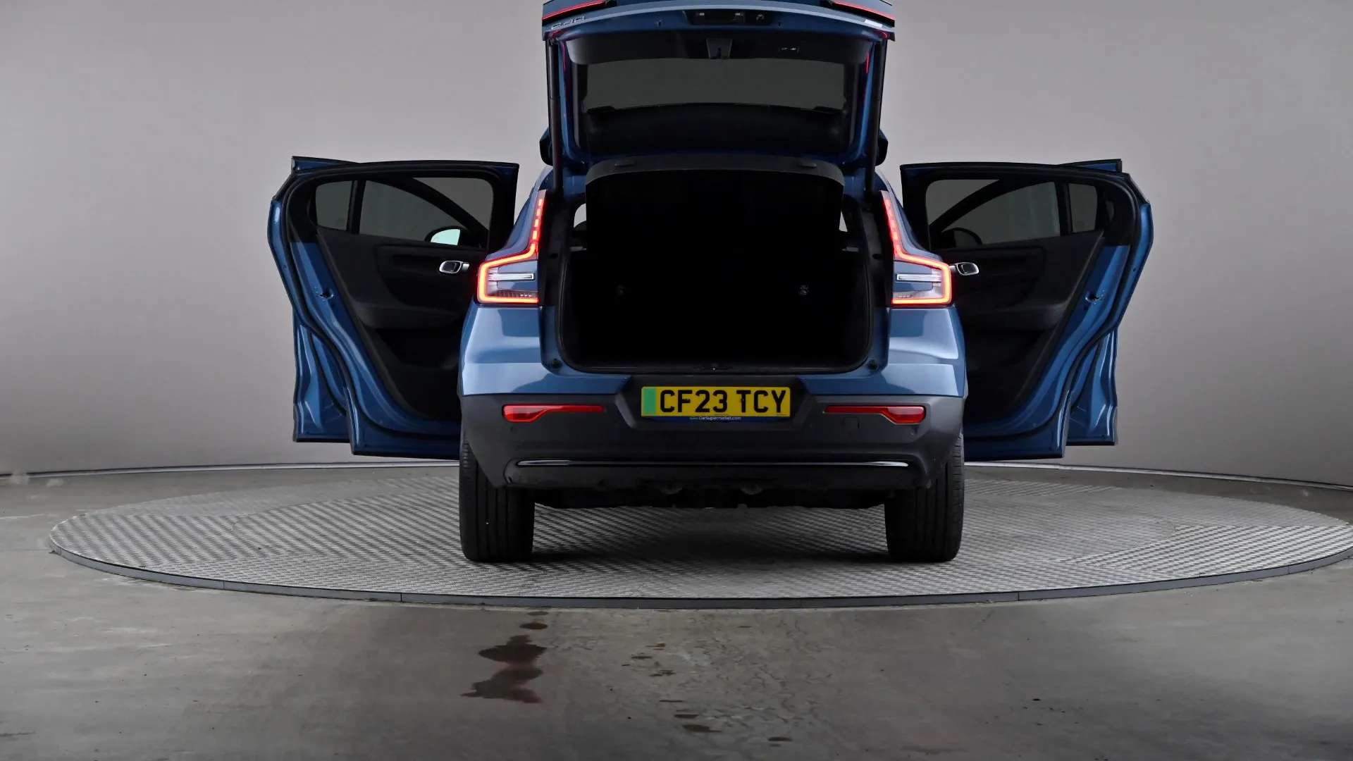 2023 VOLVO C40 2023 VOLVO C40