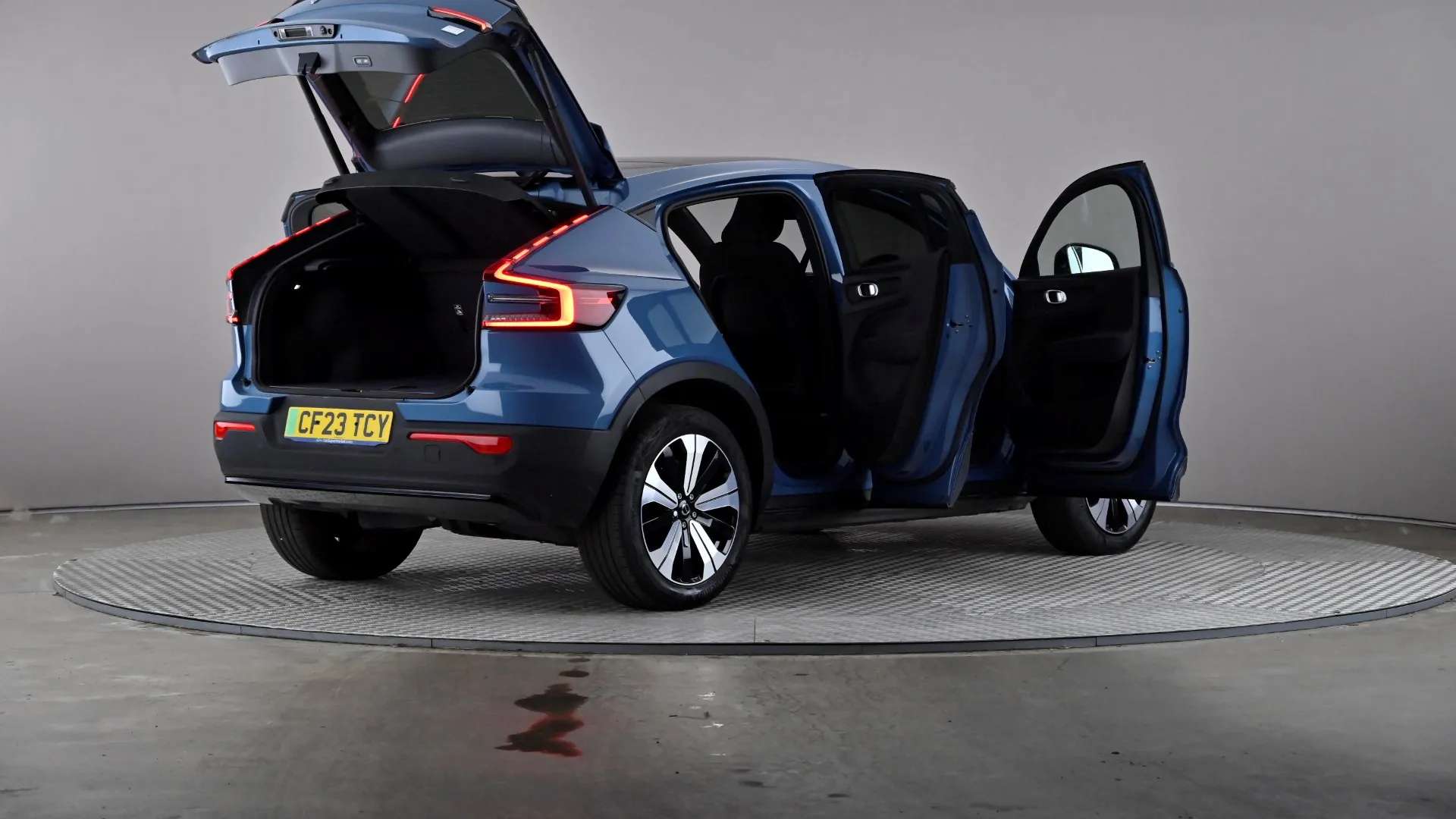 2023 VOLVO C40 2023 VOLVO C40