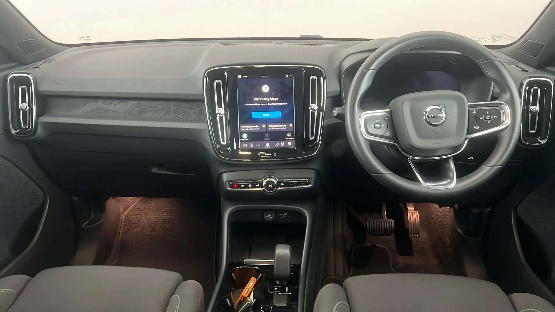 2023 VOLVO C40 2023 VOLVO C40