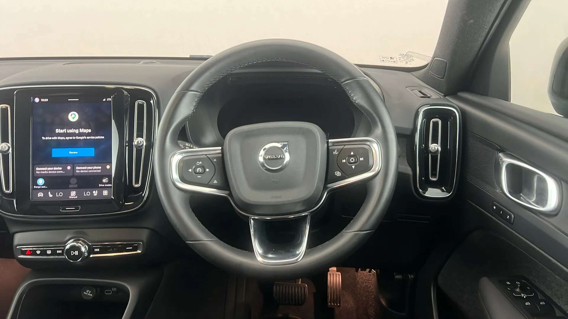 2023 VOLVO C40 2023 VOLVO C40