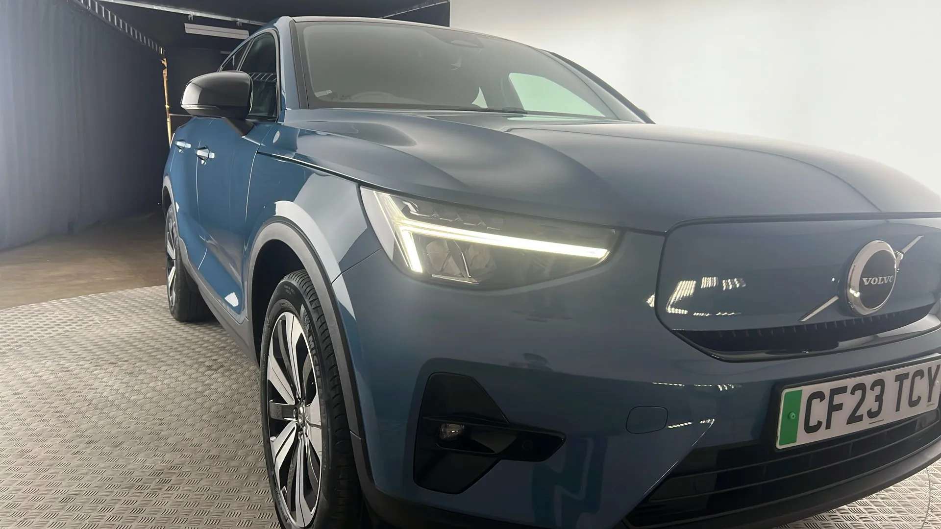 2023 VOLVO C40 2023 VOLVO C40