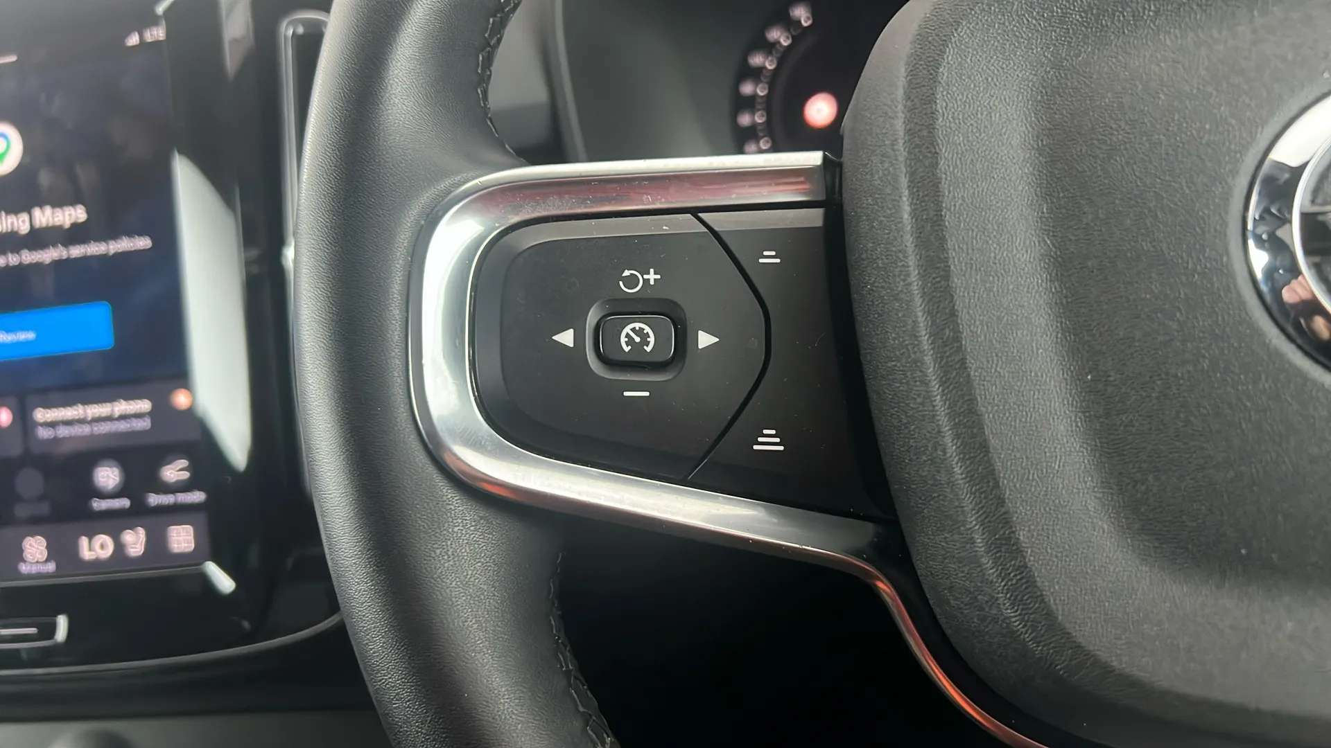 2023 VOLVO C40 2023 VOLVO C40