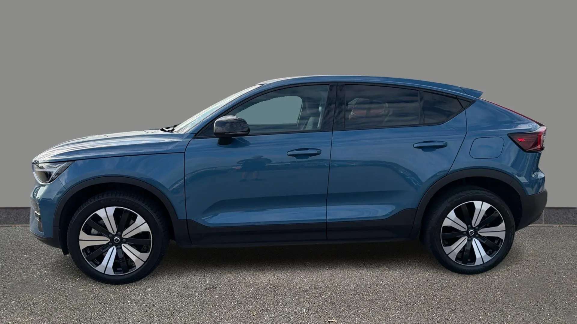 A 2023 VOLVO C40 170kW Recharge Plus 69kWh Auto A 2023 VOLVO C40 170kW Recharge Plus 69kWh Auto