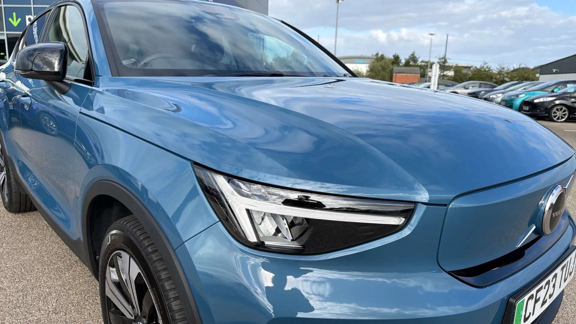 2023 VOLVO C40 2023 VOLVO C40