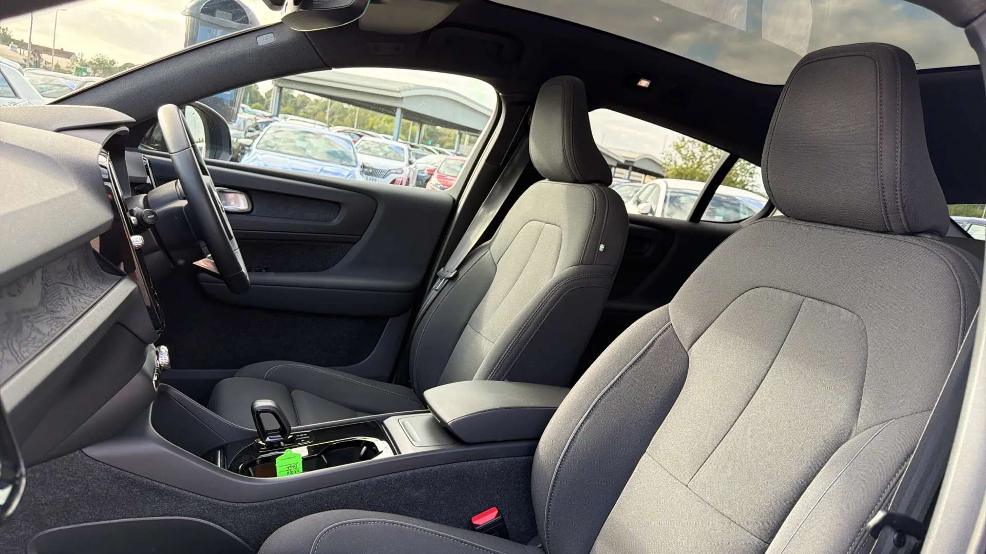 2023 VOLVO C40 2023 VOLVO C40