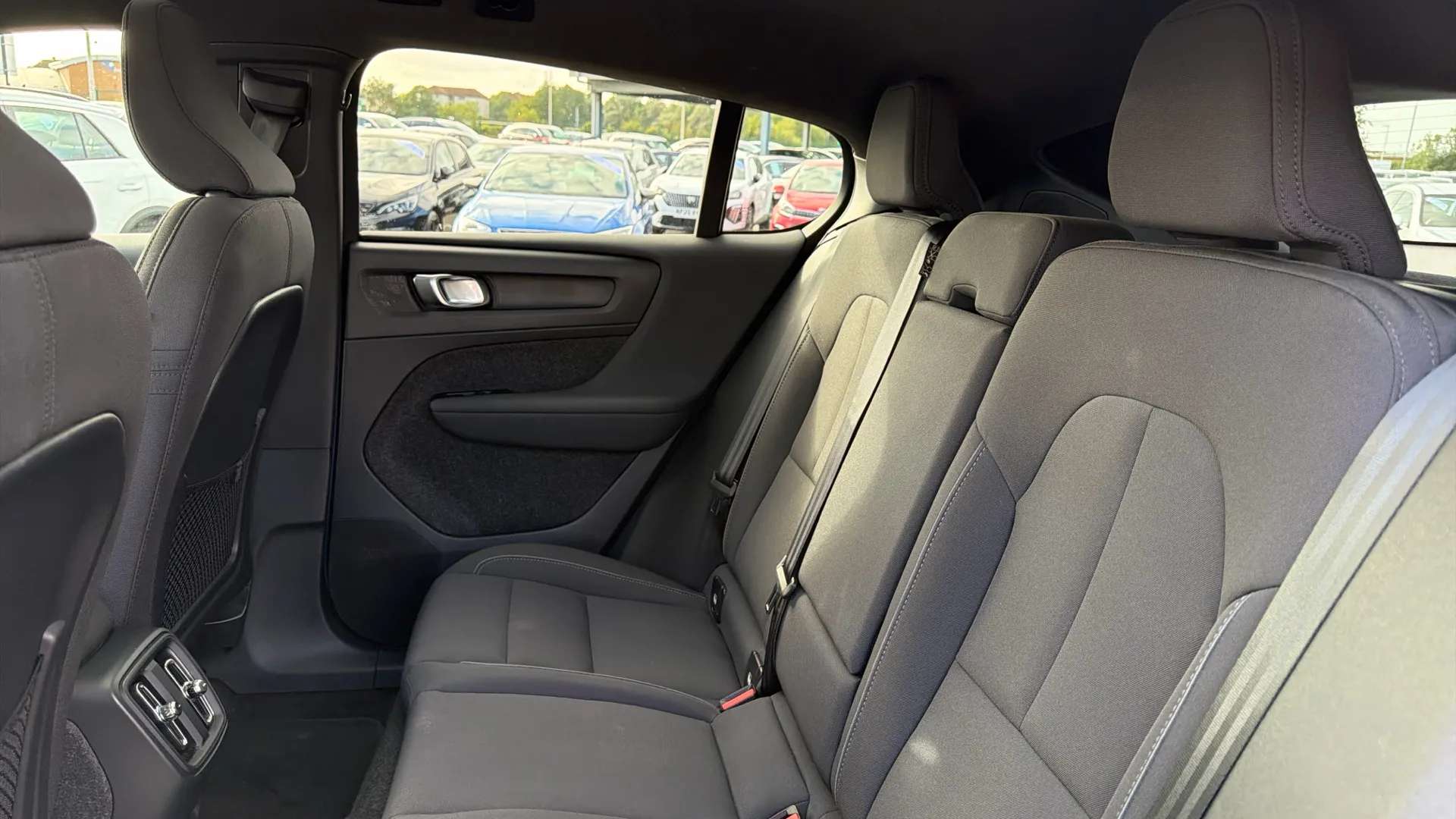 2023 VOLVO C40 2023 VOLVO C40