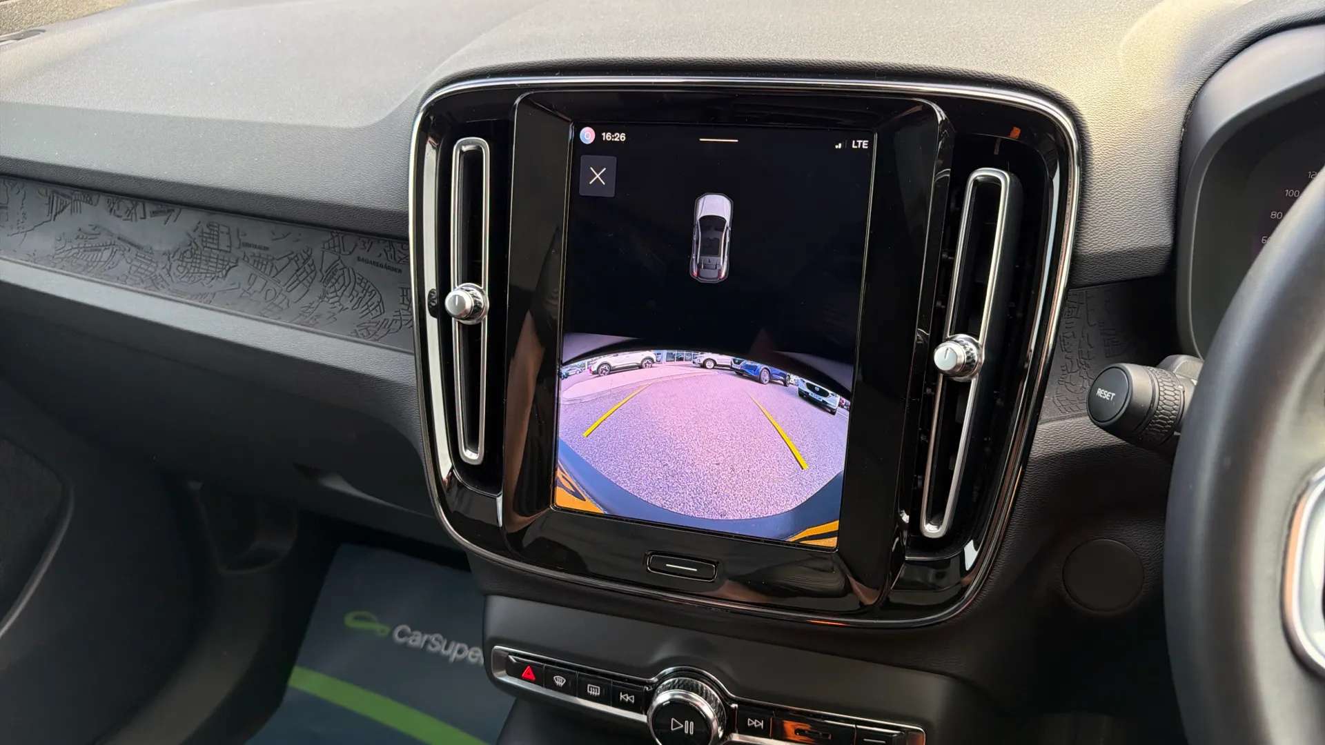 2023 VOLVO C40 2023 VOLVO C40