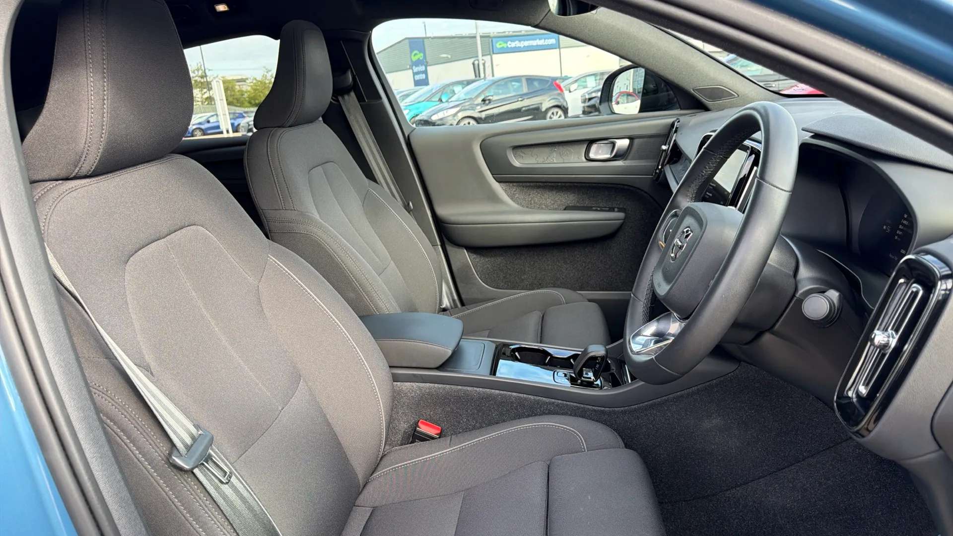2023 VOLVO C40 2023 VOLVO C40
