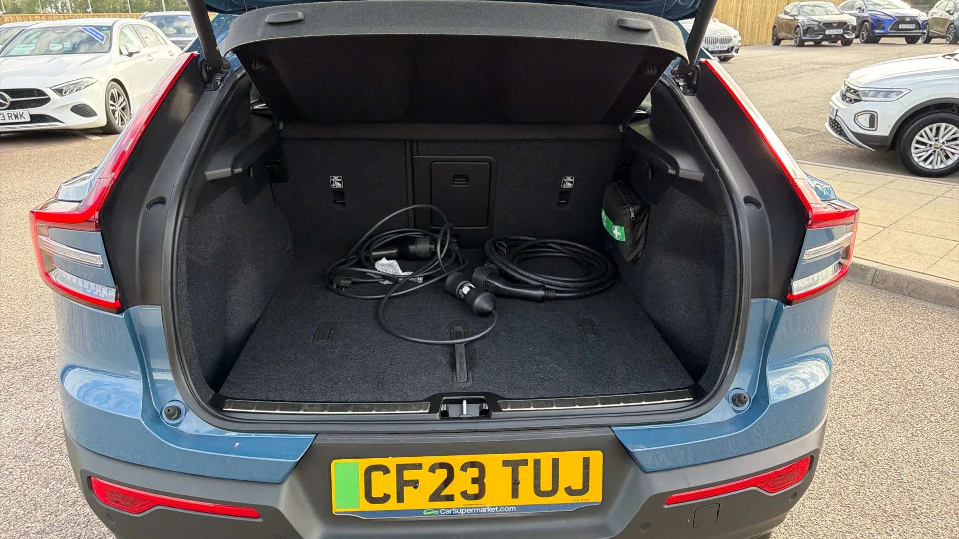 2023 VOLVO C40 2023 VOLVO C40