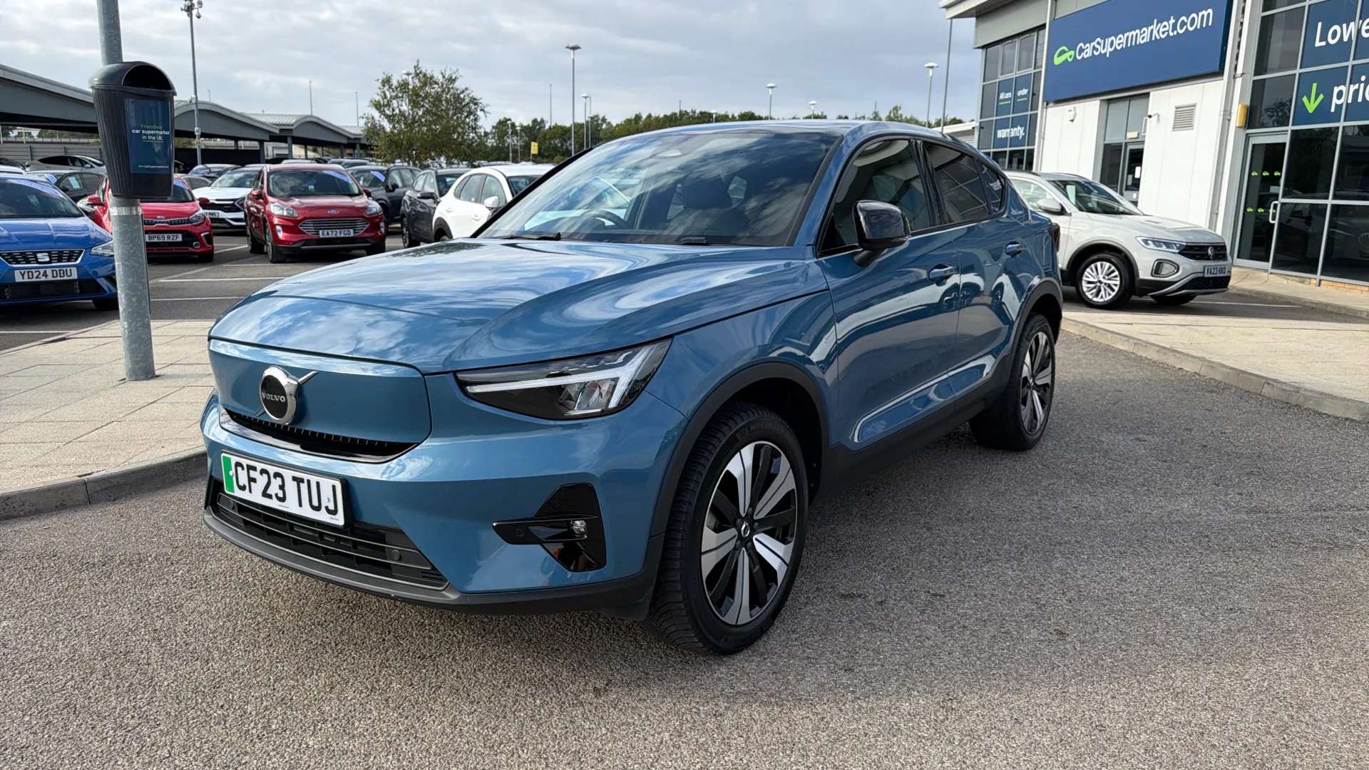 2023 VOLVO C40 2023 VOLVO C40