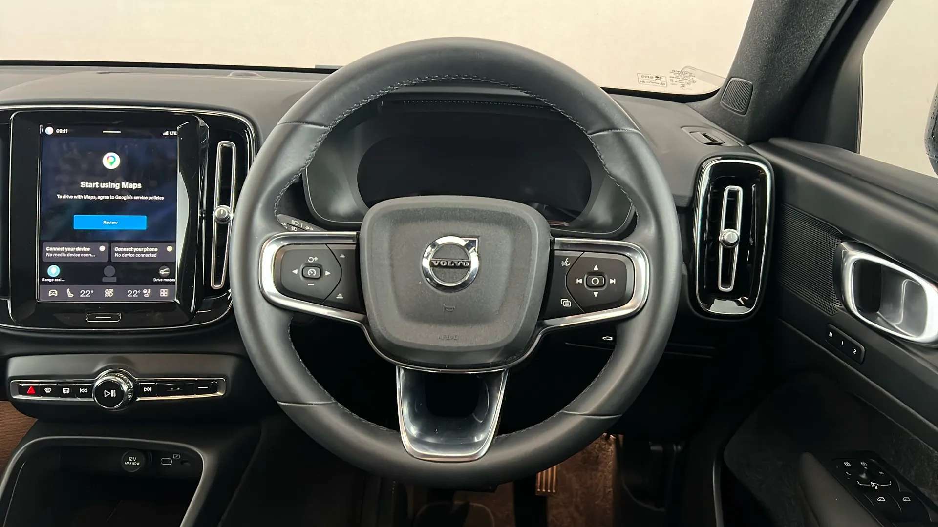 2023 VOLVO C40 2023 VOLVO C40