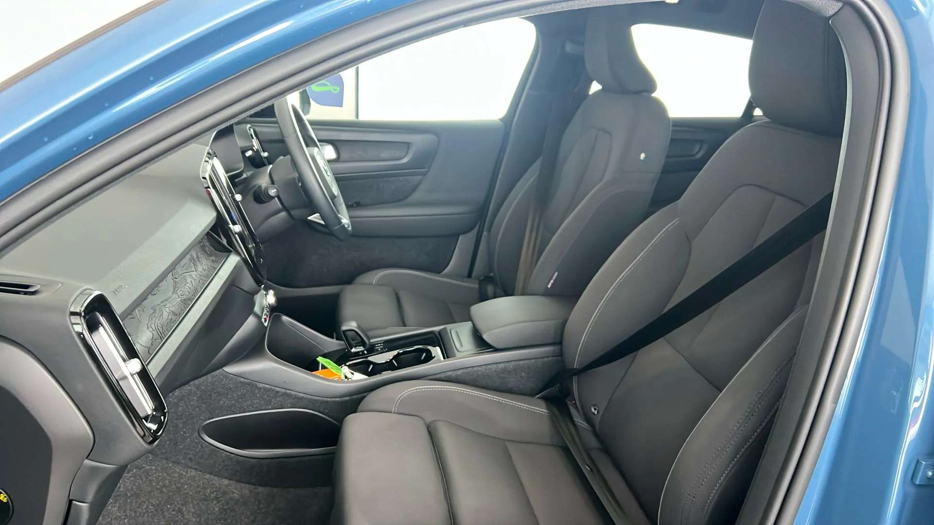 2023 VOLVO C40 2023 VOLVO C40