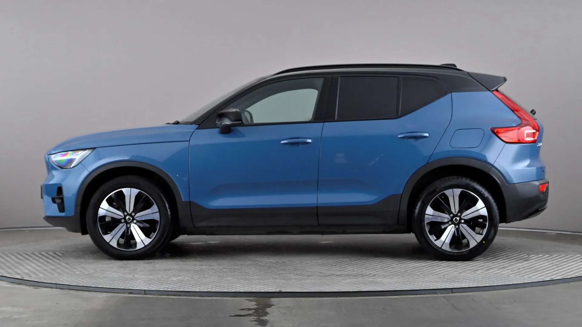 A 2023 VOLVO XC40 170kW Recharge Plus 69kWh Auto A 2023 VOLVO XC40 170kW Recharge Plus 69kWh Auto