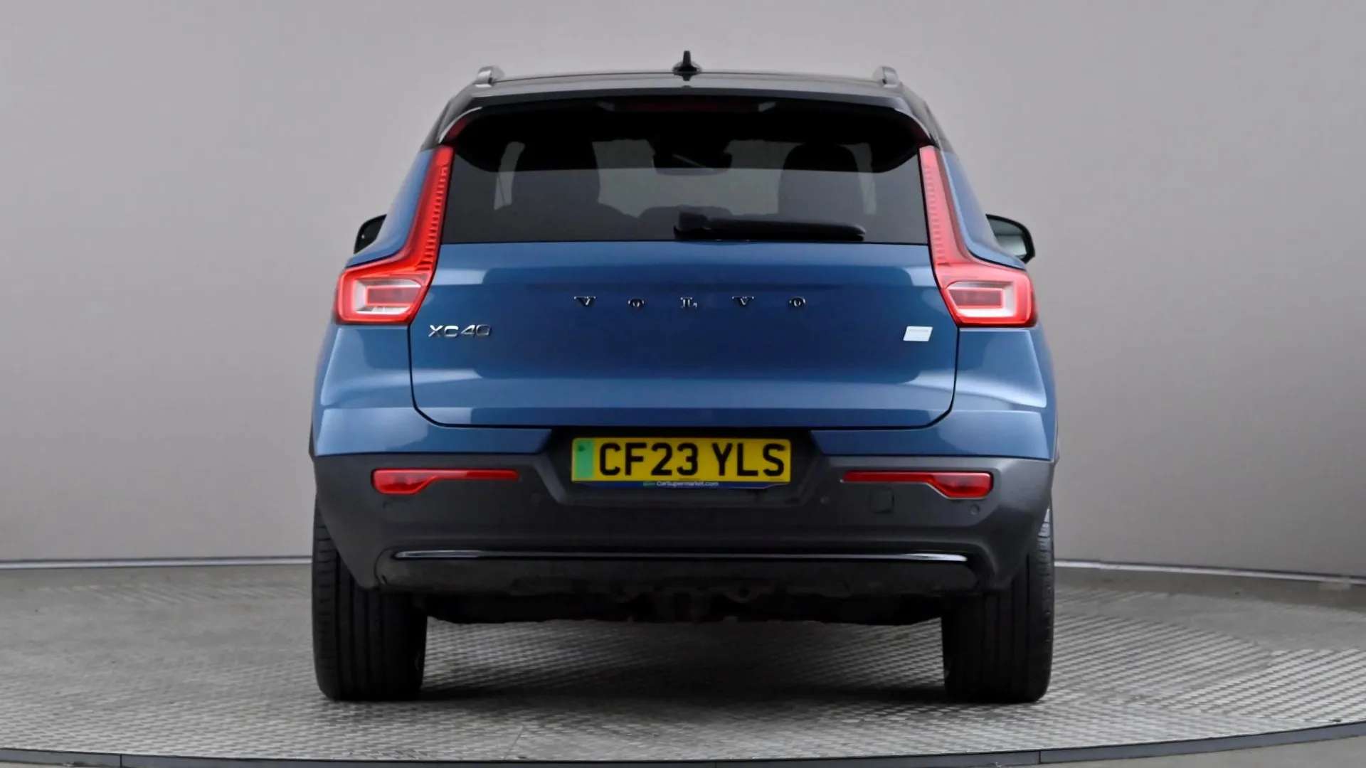 2023 VOLVO XC40 2023 VOLVO XC40