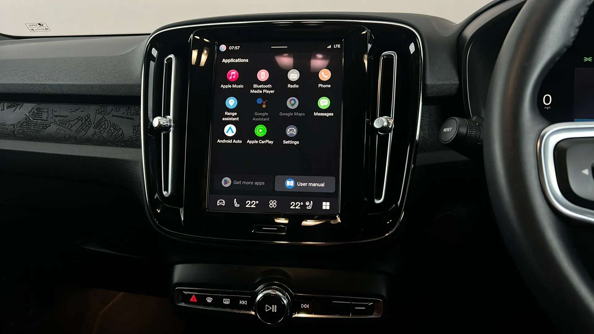 2023 VOLVO XC40 2023 VOLVO XC40