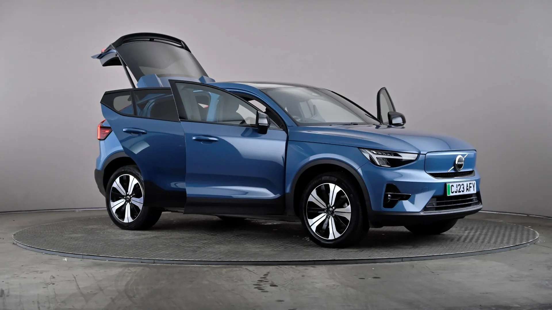 2023 VOLVO C40 2023 VOLVO C40