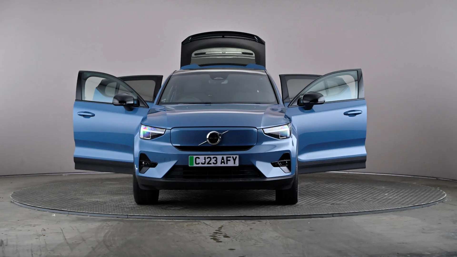 2023 VOLVO C40 2023 VOLVO C40