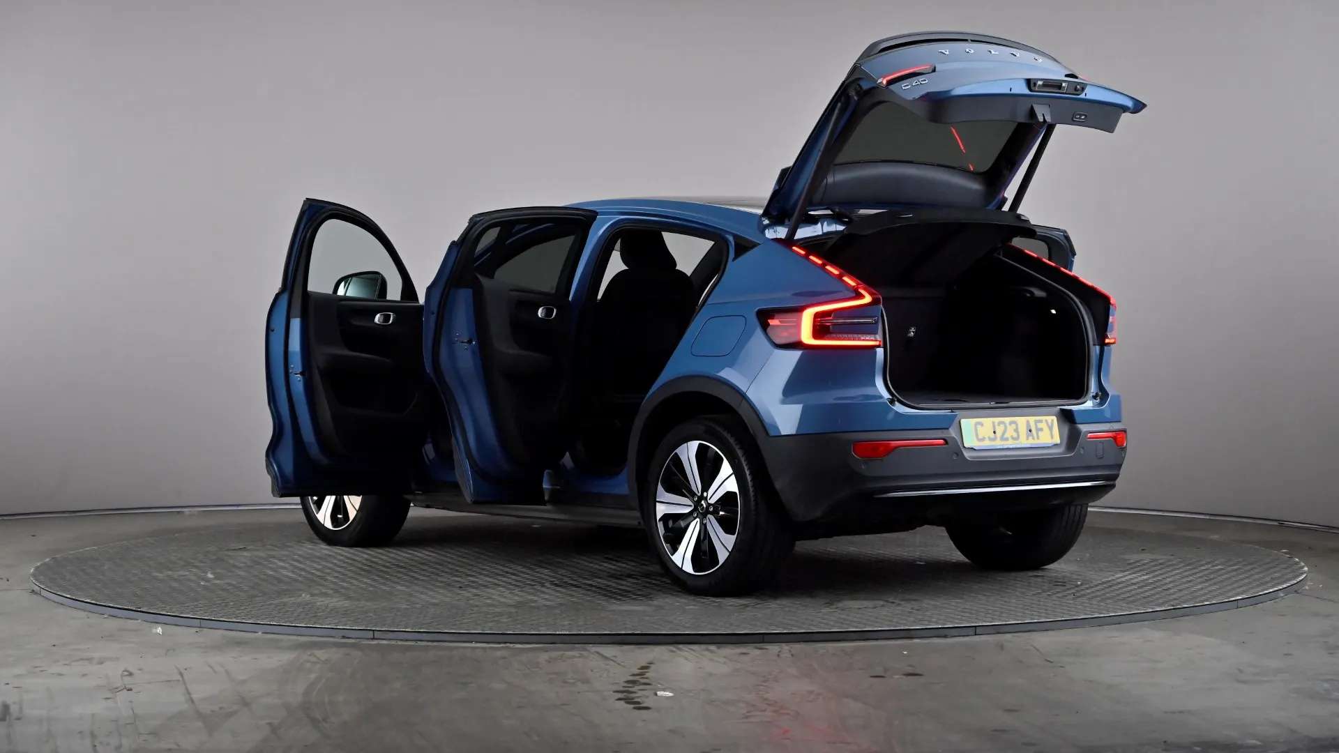 2023 VOLVO C40 2023 VOLVO C40