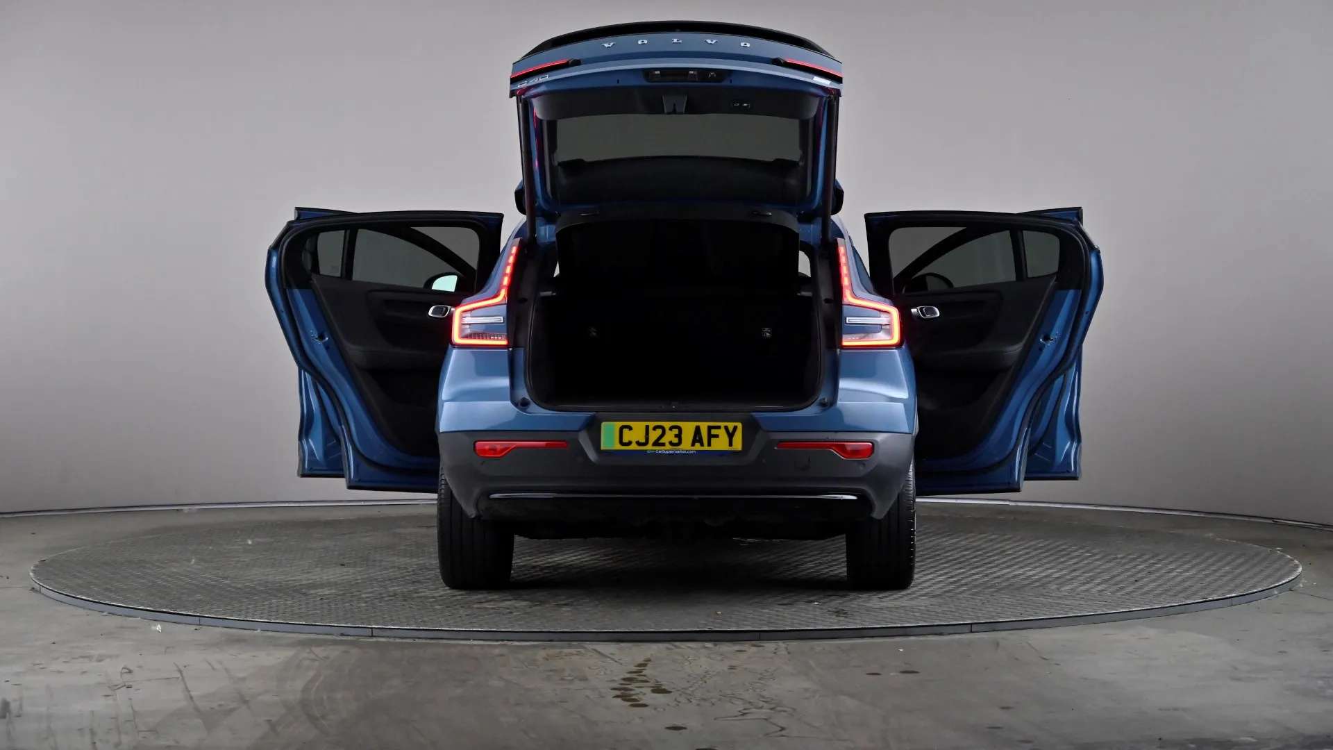 2023 VOLVO C40 2023 VOLVO C40