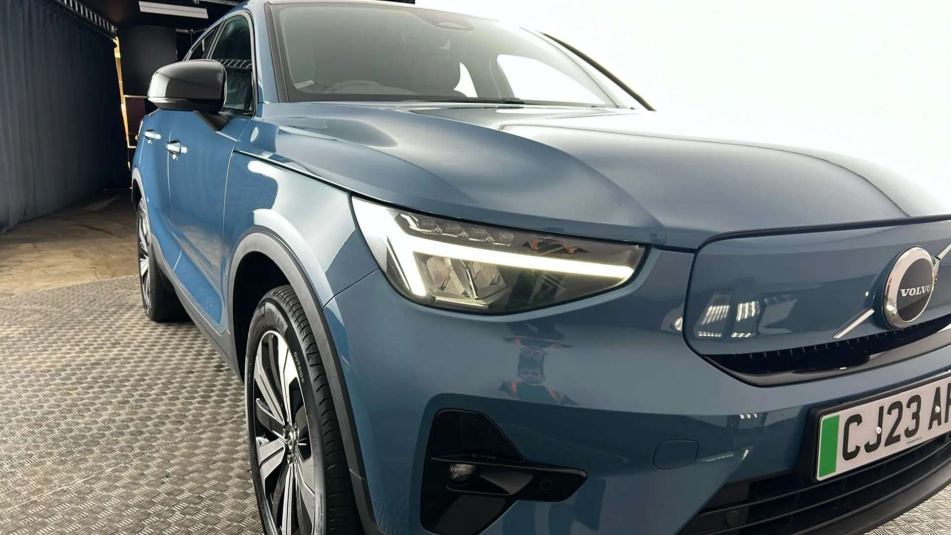2023 VOLVO C40 2023 VOLVO C40