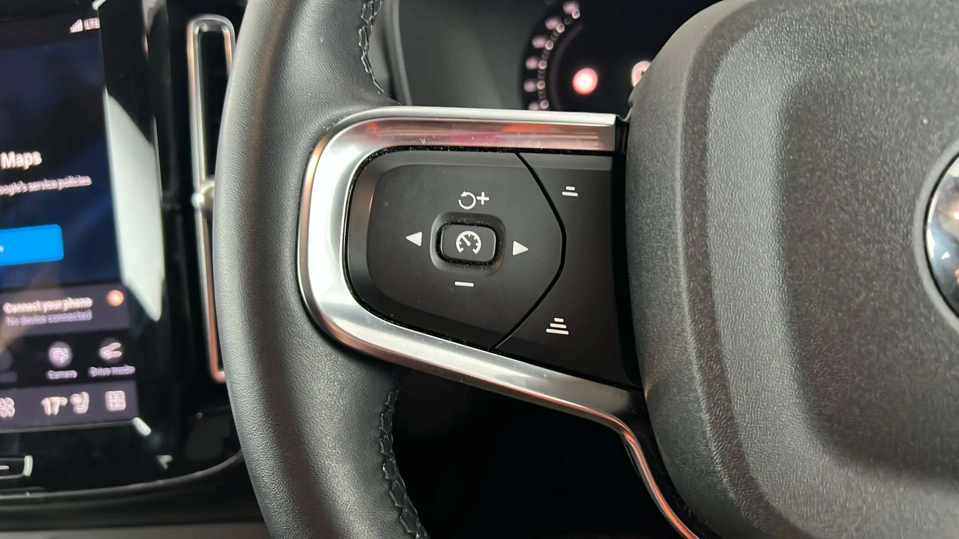 2023 VOLVO C40 2023 VOLVO C40