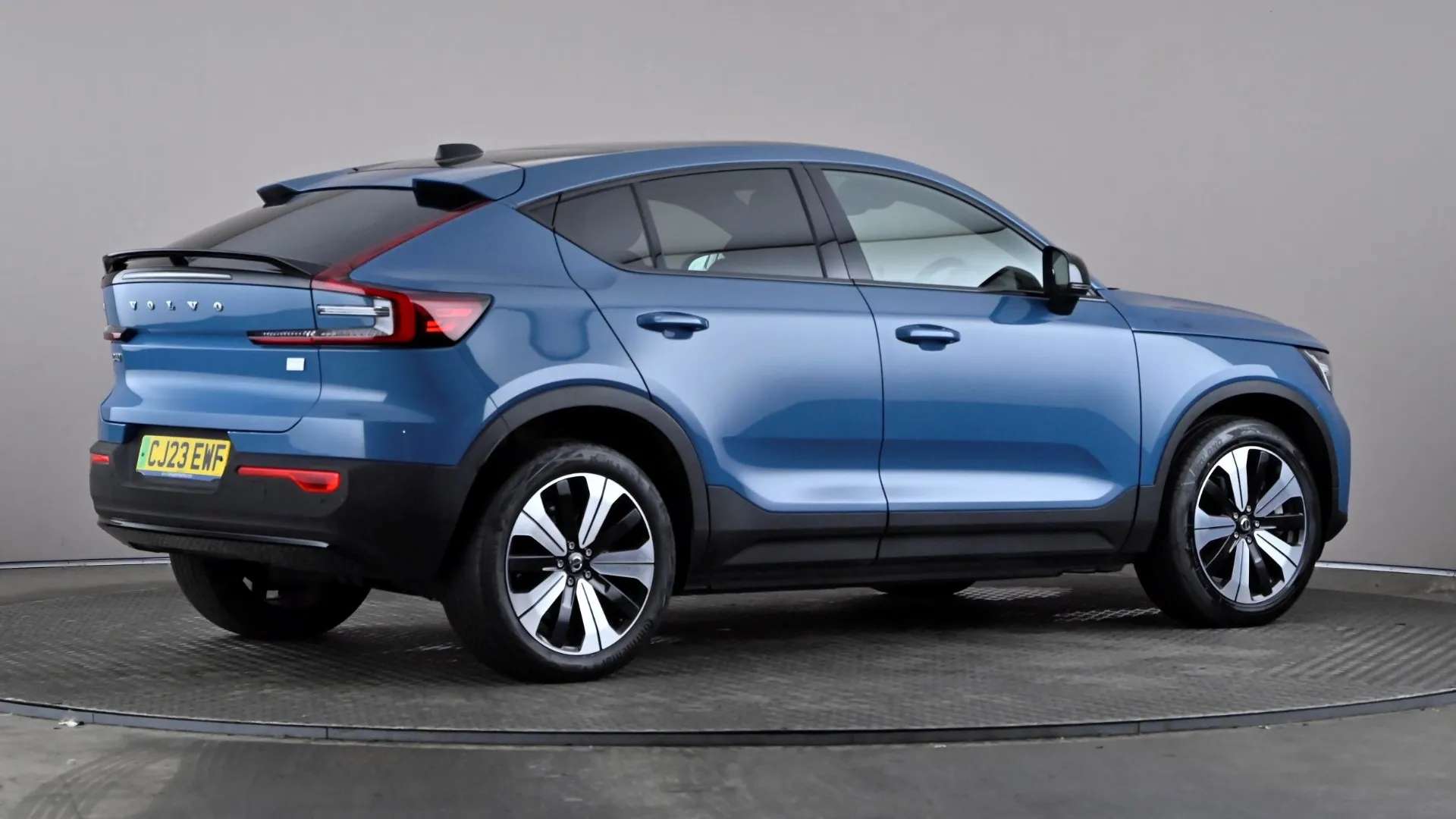 2023 VOLVO C40 2023 VOLVO C40