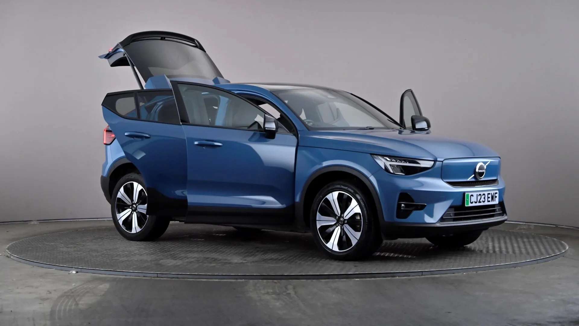 2023 VOLVO C40 2023 VOLVO C40