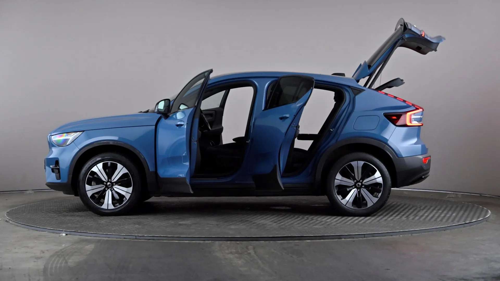 2023 VOLVO C40 2023 VOLVO C40