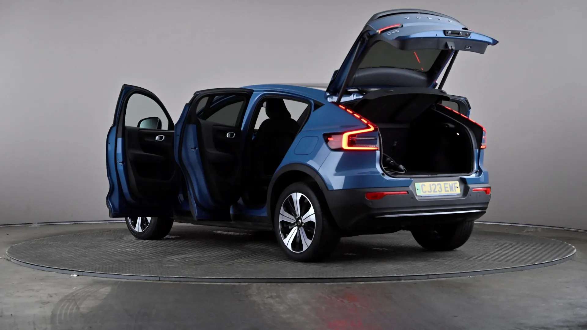 2023 VOLVO C40 2023 VOLVO C40