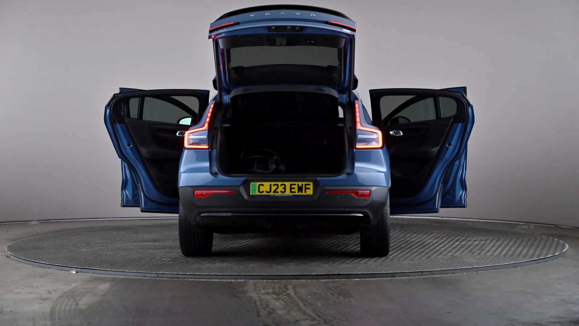 2023 VOLVO C40 2023 VOLVO C40