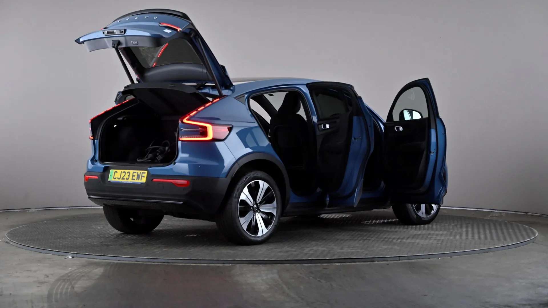 2023 VOLVO C40 2023 VOLVO C40