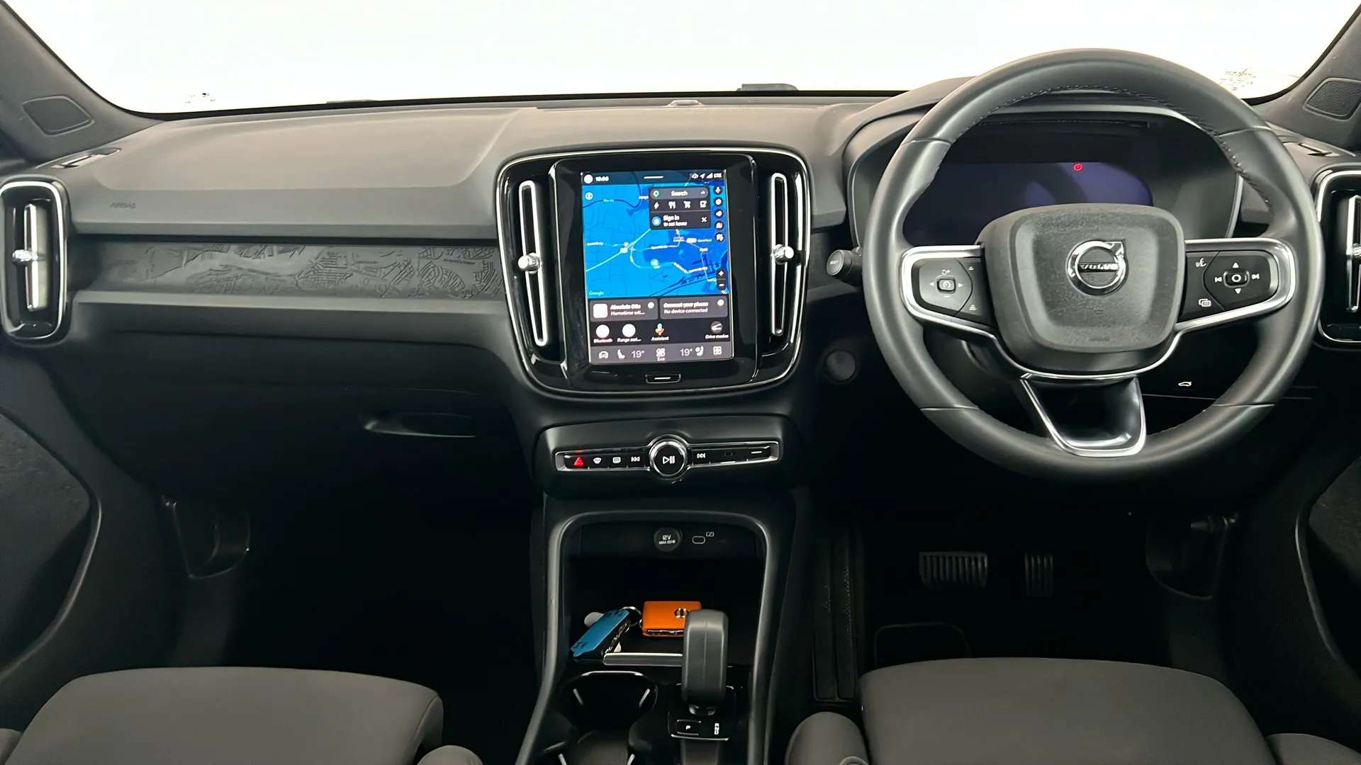 2023 VOLVO C40 2023 VOLVO C40