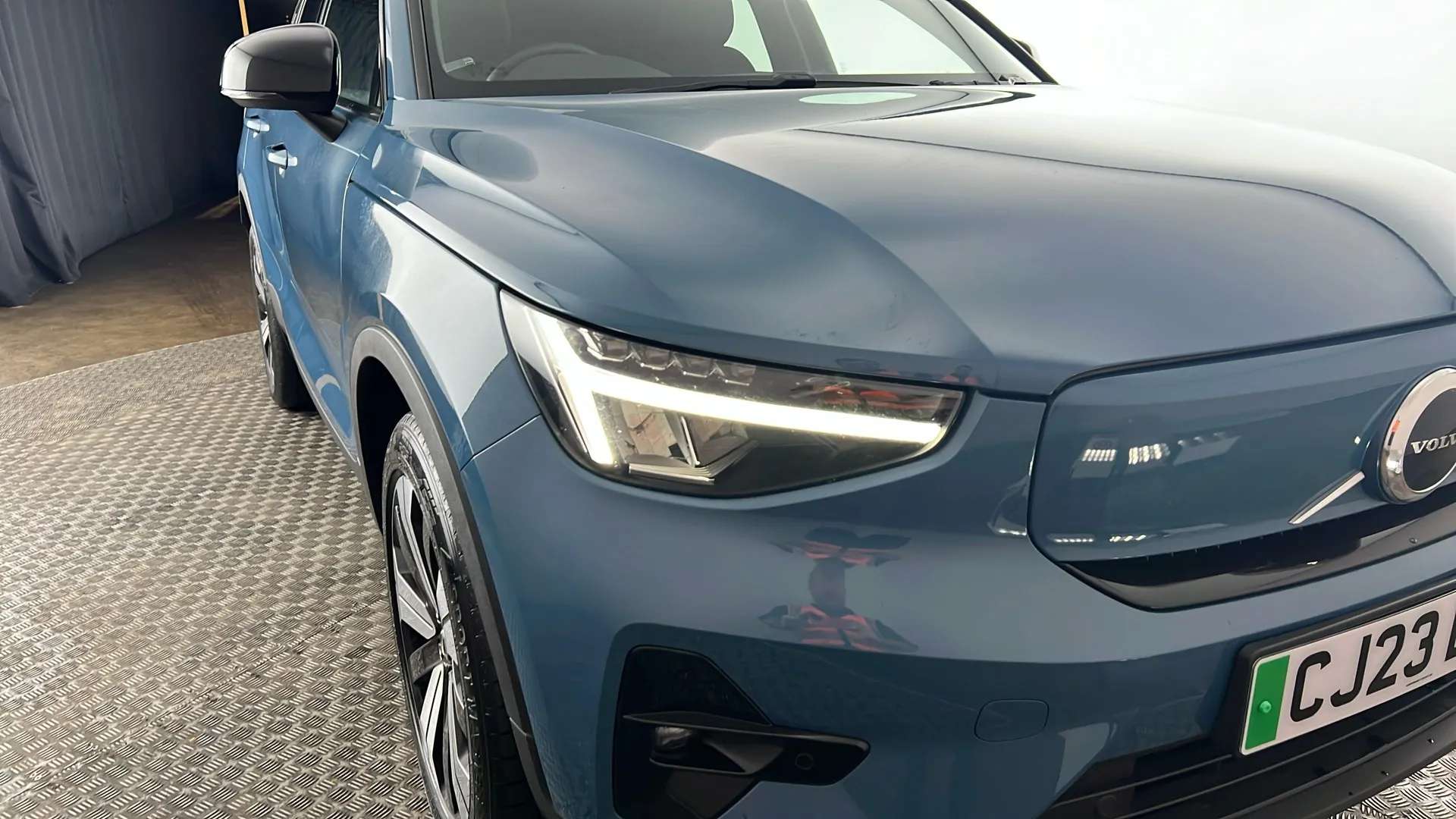 2023 VOLVO C40 2023 VOLVO C40