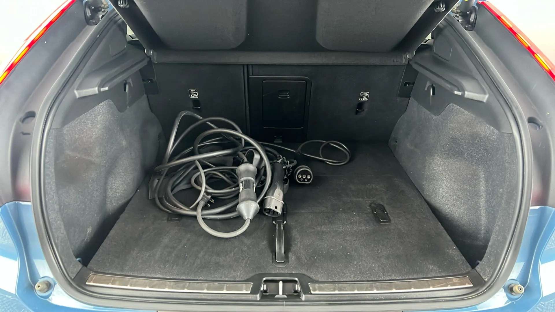2023 VOLVO C40 2023 VOLVO C40