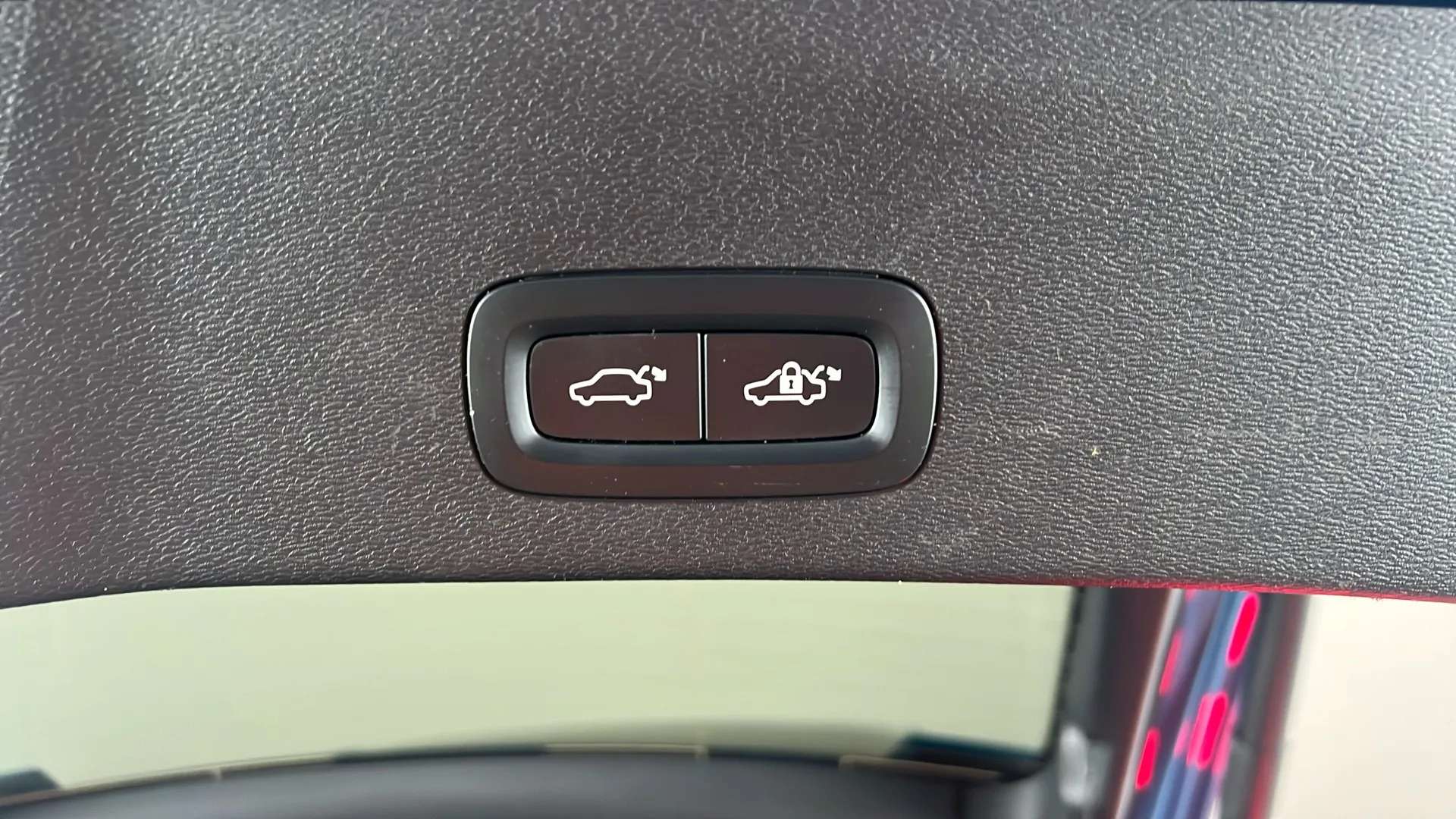 2023 VOLVO C40 2023 VOLVO C40
