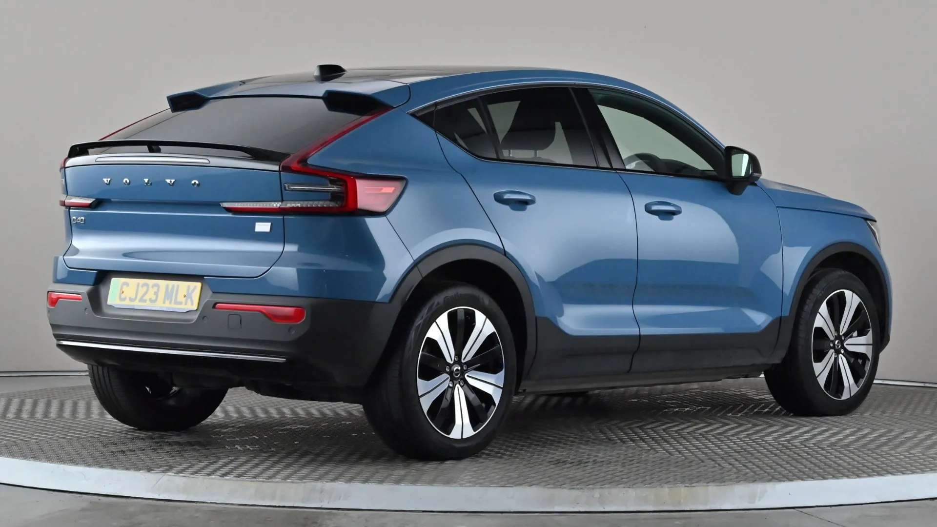 2023 VOLVO C40 2023 VOLVO C40