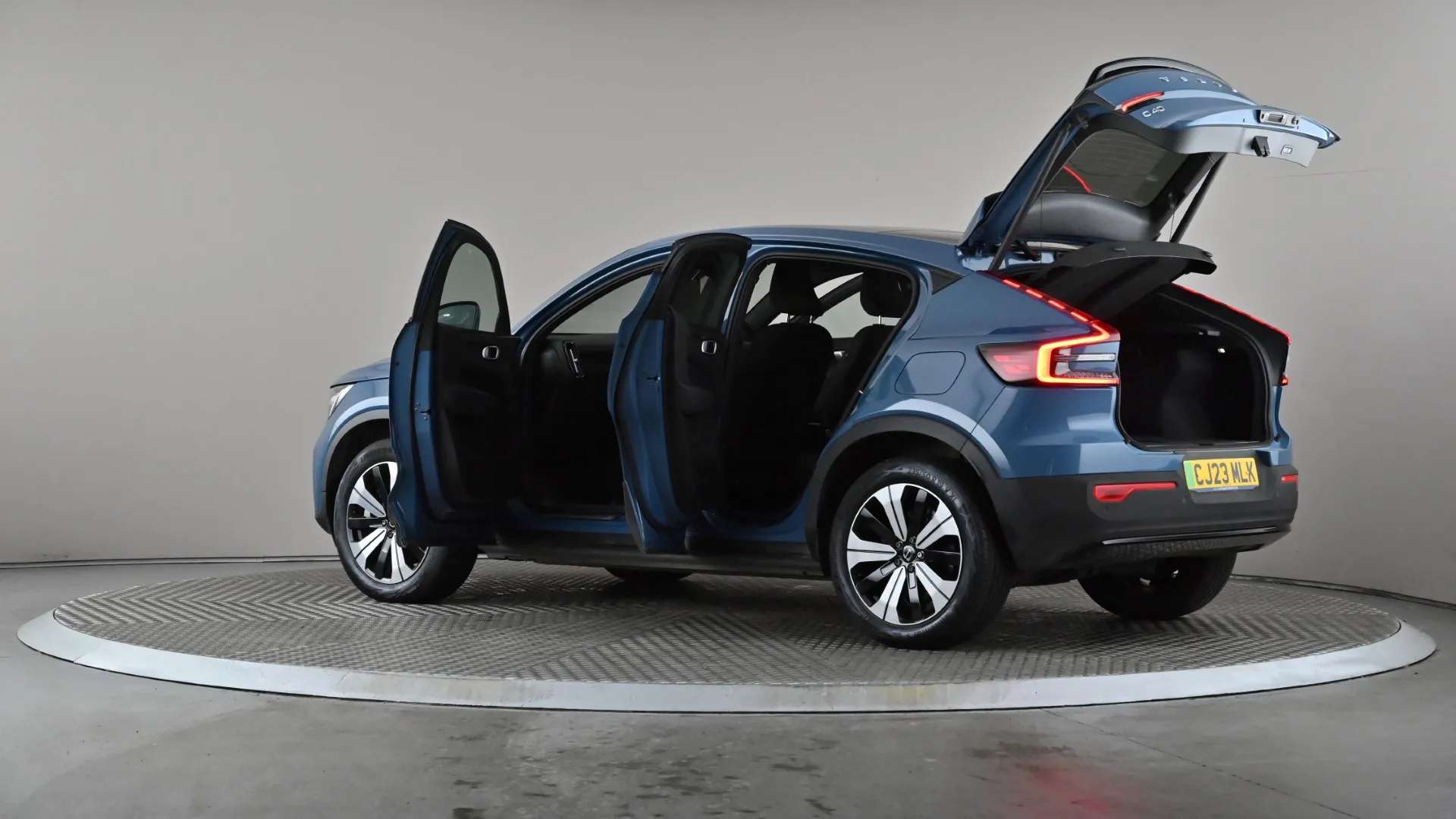 2023 VOLVO C40 2023 VOLVO C40