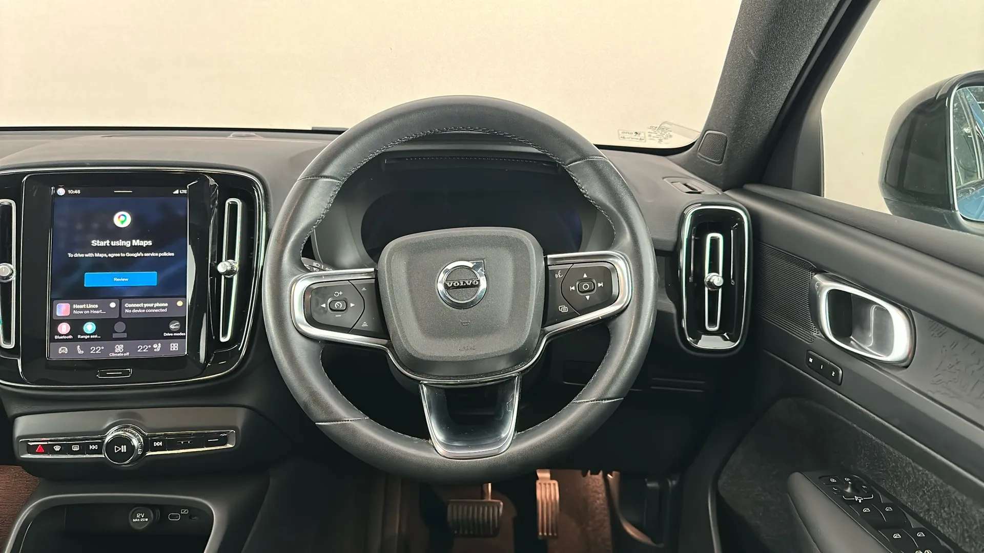 2023 VOLVO C40 2023 VOLVO C40