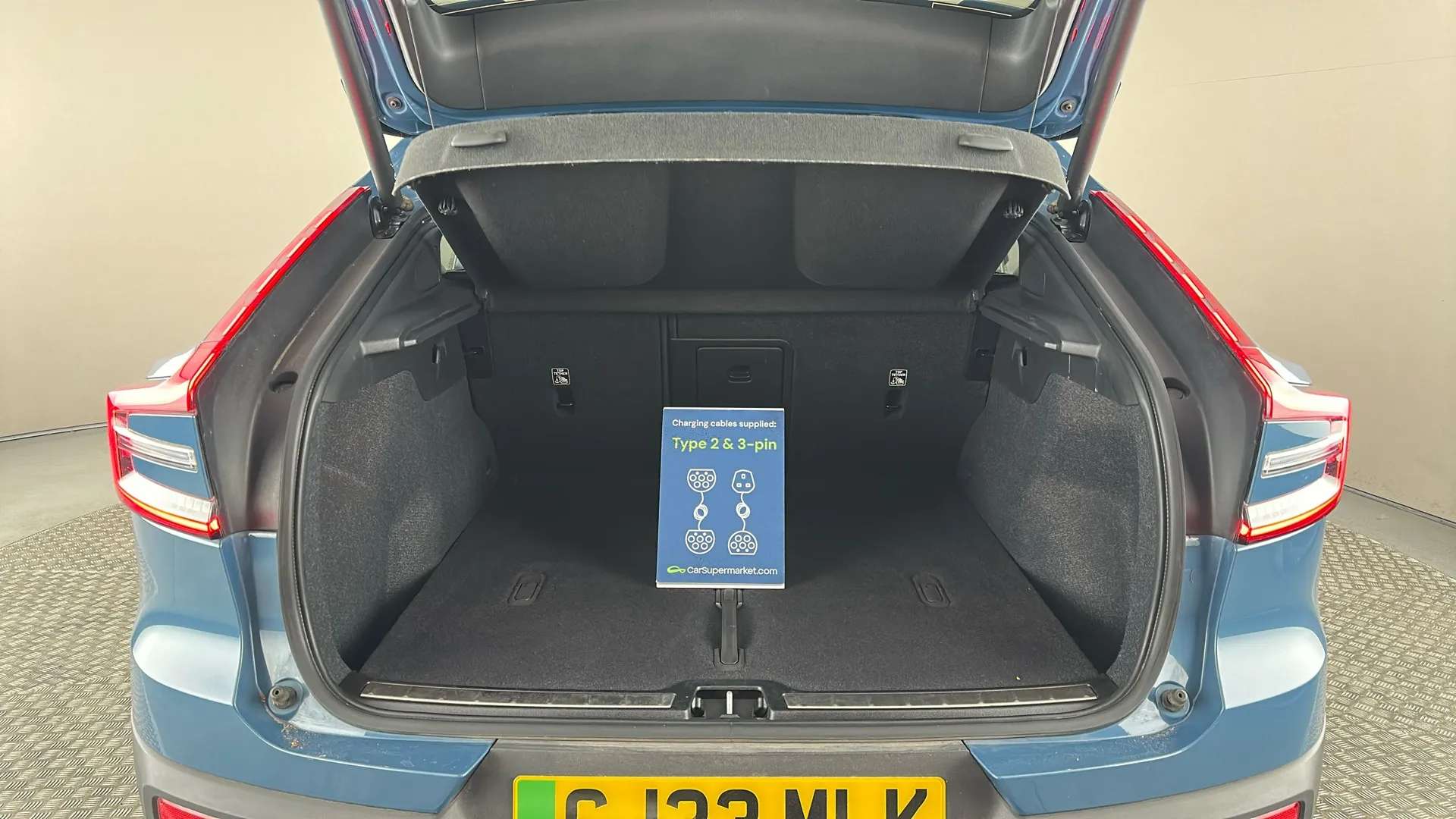 2023 VOLVO C40 2023 VOLVO C40