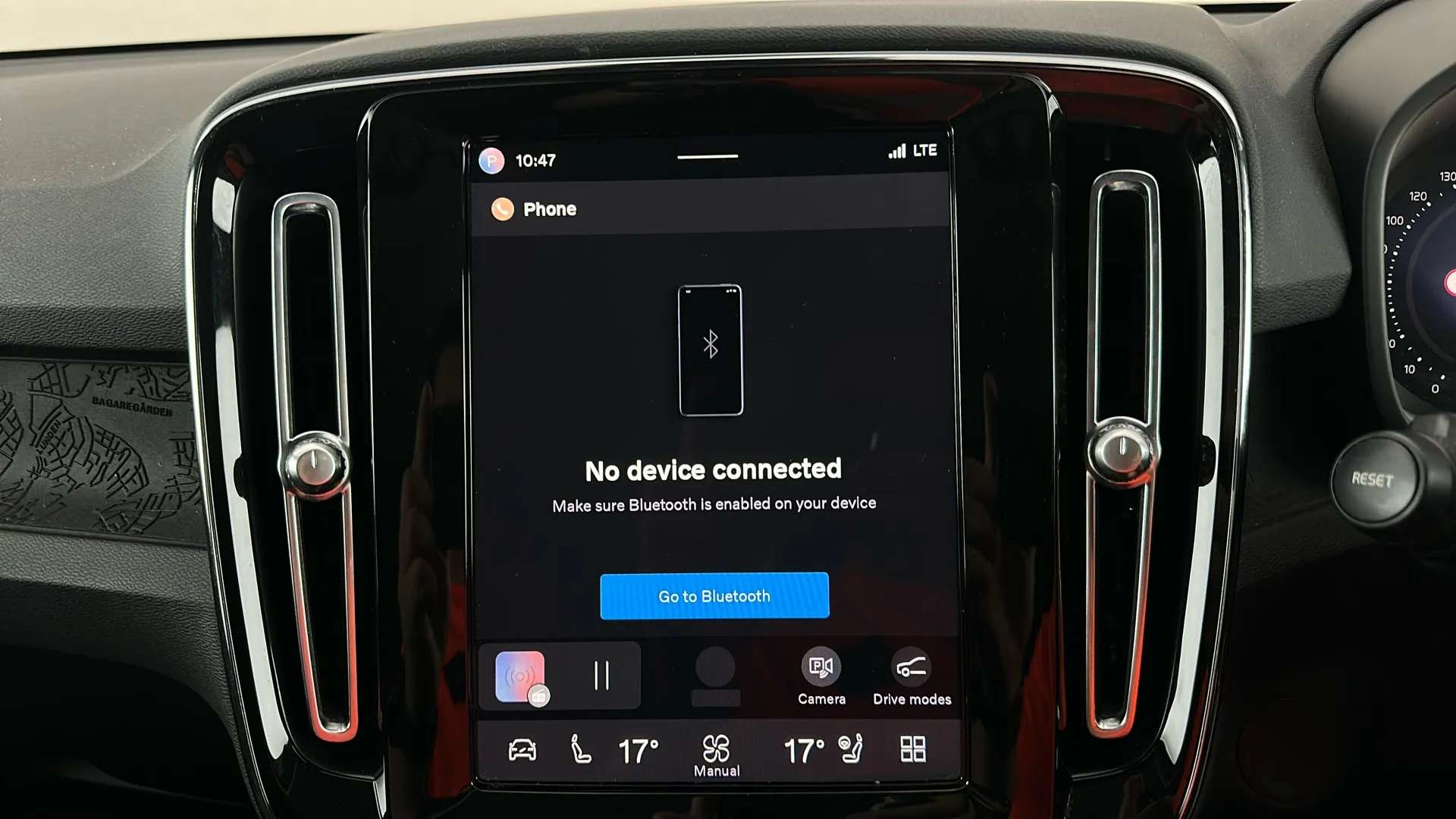 2023 VOLVO C40 2023 VOLVO C40